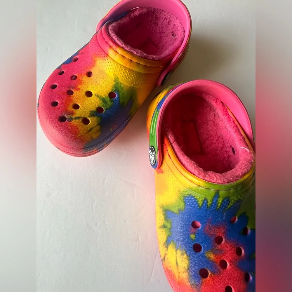 CROCS Kids Tie-Dye Multi-Color Fuzzy Lined Clogs - Pink, Blue, Yellow, Green